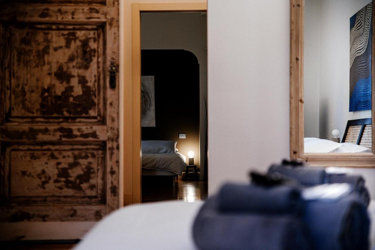 コモLa Finestra Sul Duomo - The House Of Travelersアパートメント エクステリア 写真