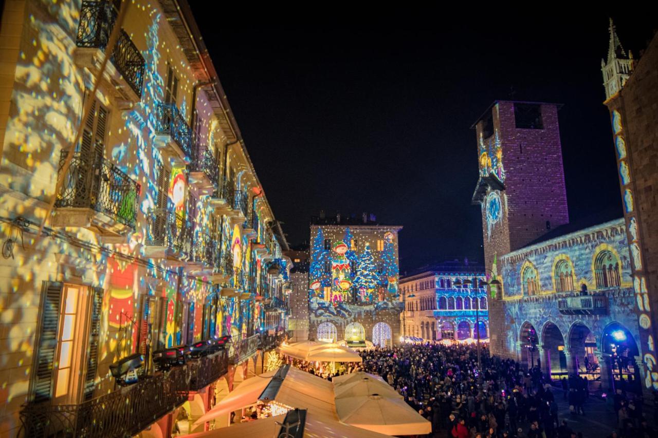 コモLa Finestra Sul Duomo - The House Of Travelersアパートメント エクステリア 写真
