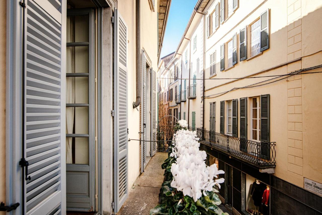 コモLa Finestra Sul Duomo - The House Of Travelersアパートメント エクステリア 写真