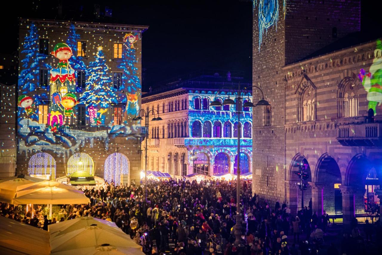 コモLa Finestra Sul Duomo - The House Of Travelersアパートメント エクステリア 写真